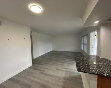 651 Pine Drive - Photo Thumbnail 8