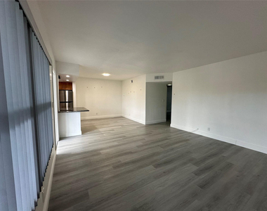 651 Pine Drive - Photo Thumbnail 7