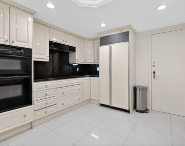 9595 Collins Avenue - Photo Thumbnail 11