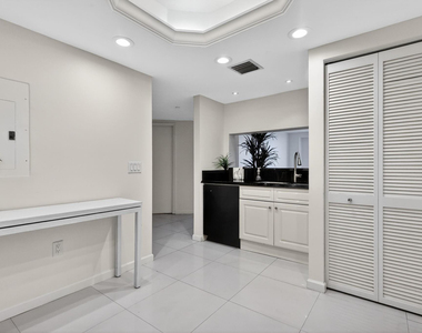 9595 Collins Avenue - Photo Thumbnail 12