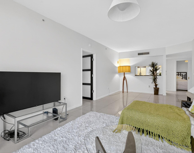 9595 Collins Avenue - Photo Thumbnail 9