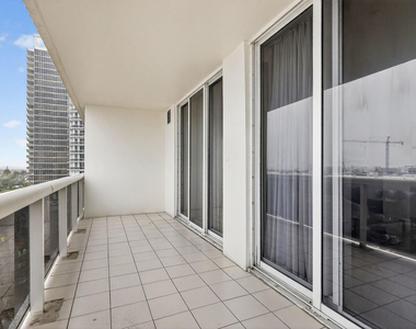9595 Collins Avenue - Photo Thumbnail 35