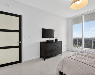 9595 Collins Avenue - Photo Thumbnail 24