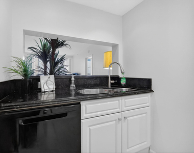 9595 Collins Avenue - Photo Thumbnail 17