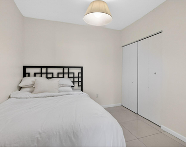 9595 Collins Avenue - Photo Thumbnail 23