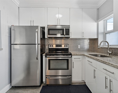 315 Van Buren Street - Photo Thumbnail 6
