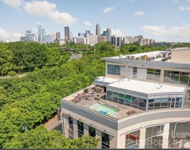 1133 Metropolitan Avenue - Photo Thumbnail 8