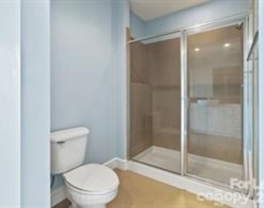 333 W Trade Street - Photo Thumbnail 13