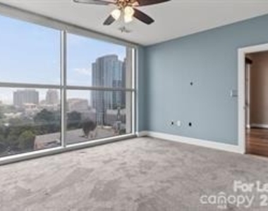 333 W Trade Street - Photo Thumbnail 10