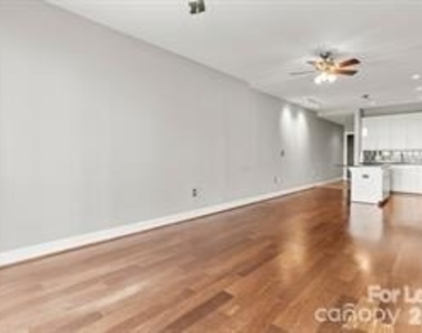 333 W Trade Street - Photo Thumbnail 8