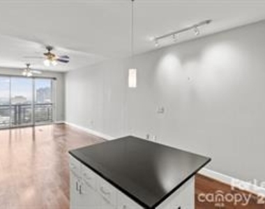 333 W Trade Street - Photo Thumbnail 6