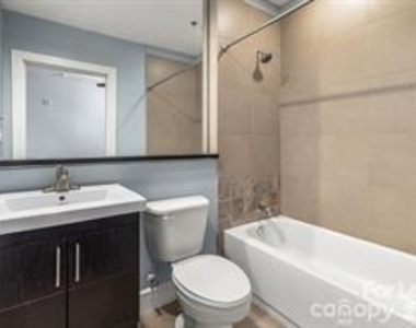 333 W Trade Street - Photo Thumbnail 14