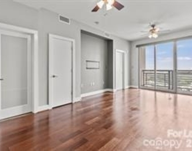333 W Trade Street - Photo Thumbnail 7