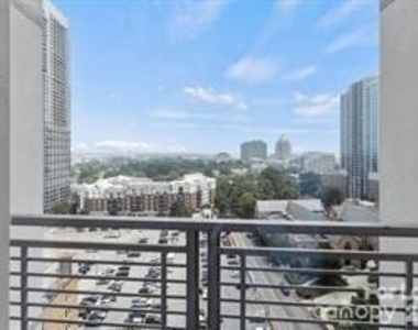 333 W Trade Street - Photo Thumbnail 21
