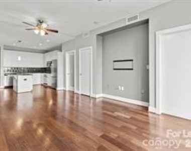 333 W Trade Street - Photo Thumbnail 4