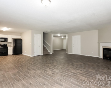 1630 Ledson Court - Photo Thumbnail 4