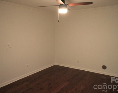 3537 Warp Street - Photo Thumbnail 9