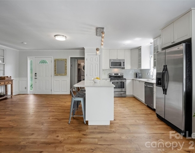 108 Surfside Lane - Photo Thumbnail 7