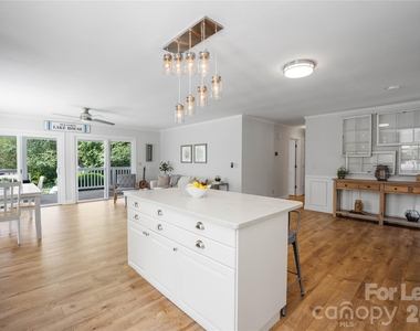 108 Surfside Lane - Photo Thumbnail 11