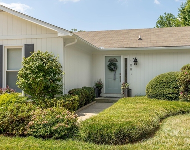 108 Surfside Lane - Photo Thumbnail 3