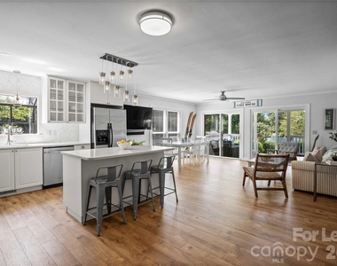108 Surfside Lane - Photo Thumbnail 6