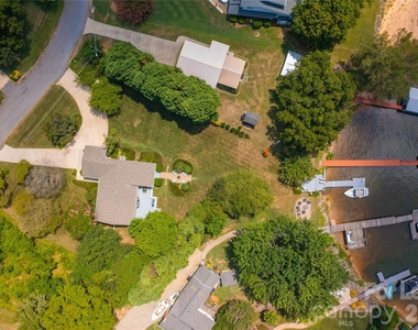 108 Surfside Lane - Photo Thumbnail 35