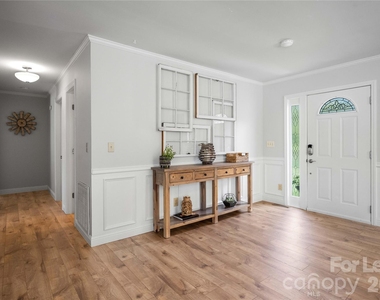 108 Surfside Lane - Photo Thumbnail 4