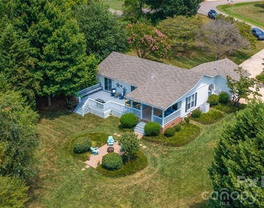 108 Surfside Lane - Photo Thumbnail 33