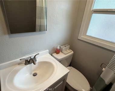 2852 Exposition Boulevard - Photo Thumbnail 9
