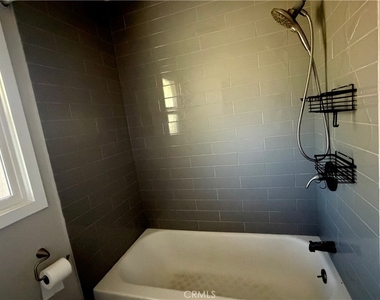 2852 Exposition Boulevard - Photo Thumbnail 25