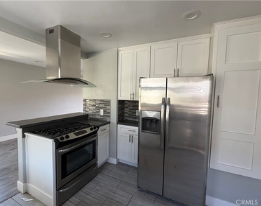 2852 Exposition Boulevard - Photo Thumbnail 21