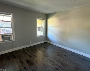2852 Exposition Boulevard - Photo Thumbnail 27