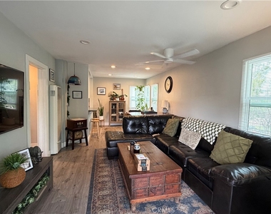 2852 Exposition Boulevard - Photo Thumbnail 4