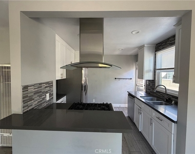 2852 Exposition Boulevard - Photo Thumbnail 19