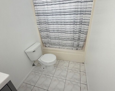 1503 W Adams Boulevard - Photo Thumbnail 19