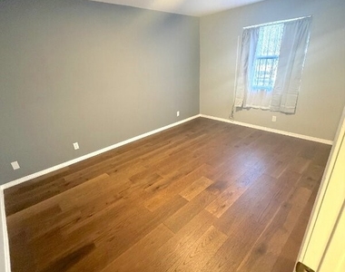 1503 W Adams Boulevard - Photo Thumbnail 13
