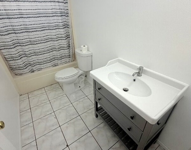 1503 W Adams Boulevard - Photo Thumbnail 20