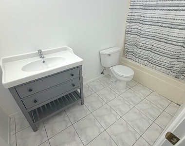 1503 W Adams Boulevard - Photo Thumbnail 18