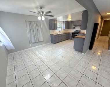 1503 W Adams Boulevard - Photo Thumbnail 3