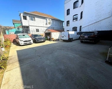 1503 W Adams Boulevard - Photo Thumbnail 24
