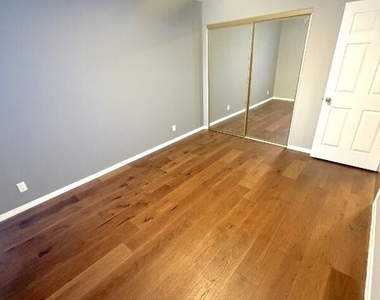 1503 W Adams Boulevard - Photo Thumbnail 12