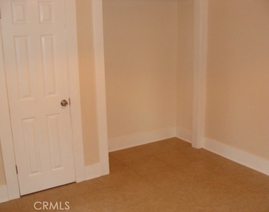 625 E 6th - Photo Thumbnail 5