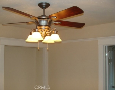 625 E 6th - Photo Thumbnail 8