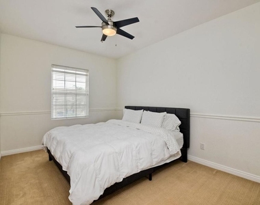6057 Paseo Carreta - Photo Thumbnail 15