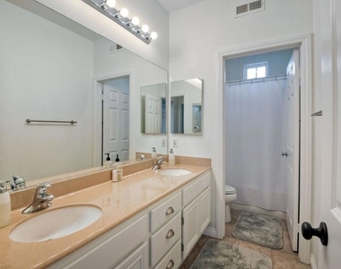 6057 Paseo Carreta - Photo Thumbnail 16