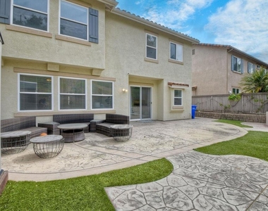 6057 Paseo Carreta - Photo Thumbnail 23