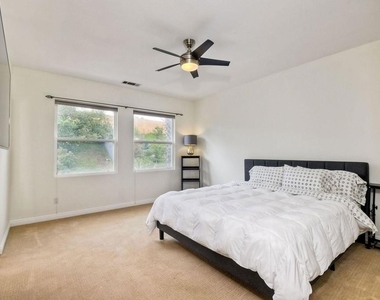 6057 Paseo Carreta - Photo Thumbnail 18