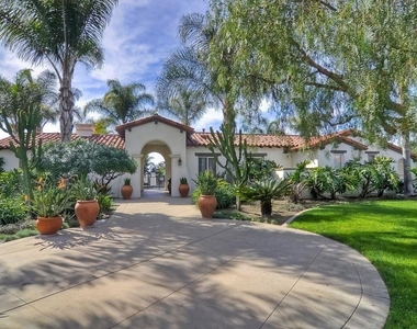6057 Paseo Carreta - Photo Thumbnail 34
