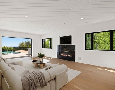 1744 Correa Way - Photo Thumbnail 5