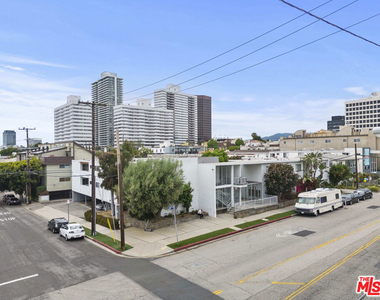 1295 Federal Avenue - Photo Thumbnail 3